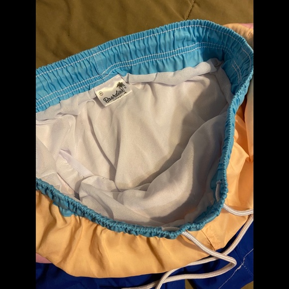 Boardies swim trunks size medium - Picture 4 of 6
